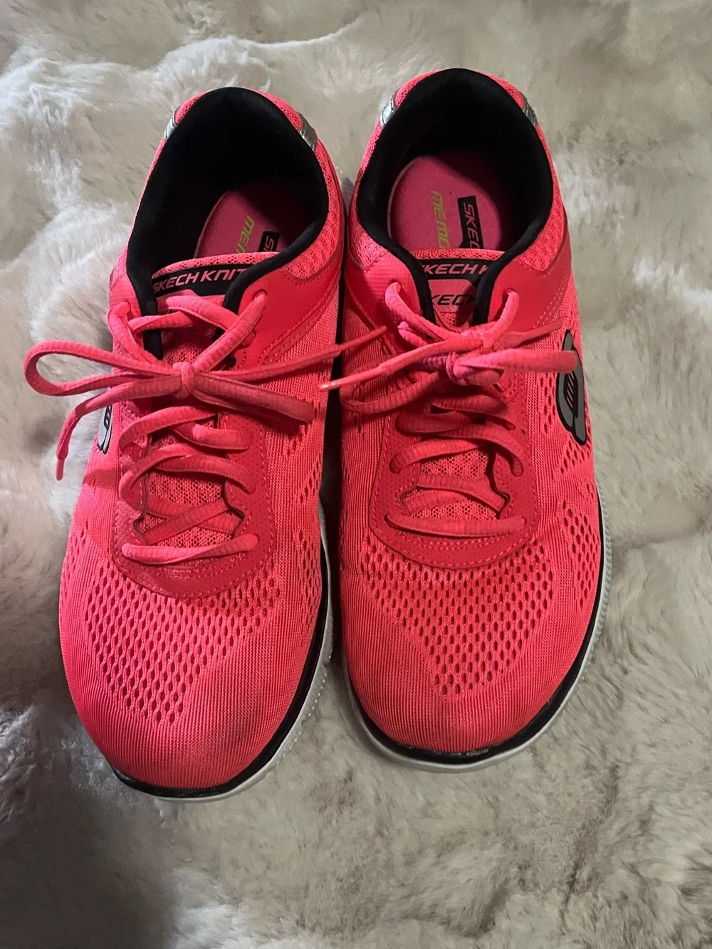 Skechers Women's Neon Pink Athletic Sneakers, Size 8.